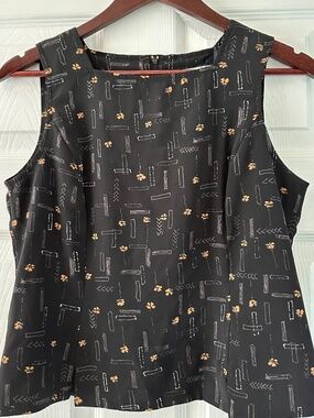 Bice by Sag Harbor Petite Black Sleeveless Elegant Top Beige Pattern Size 8 NWOT